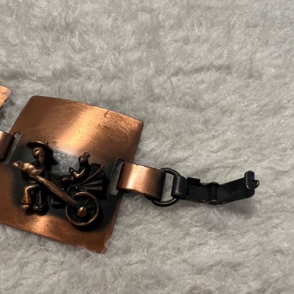Vintage Copper Raised Asian Figures Linked Panel Bracelet - Picture 8 of 10